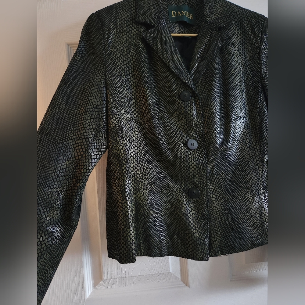 Danier Metallic Textured Black and Olive Two-Piece Skirt Set - Picture 9 of 16